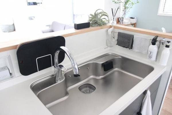 【インスタグラマーさんのものえらび】愛用者続出中！？浮かせるスポンジホルダー[PR]