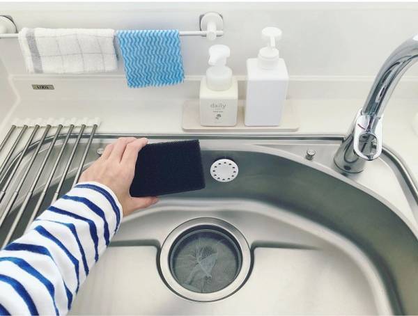 【インスタグラマーさんのものえらび】愛用者続出中！？浮かせるスポンジホルダー[PR]