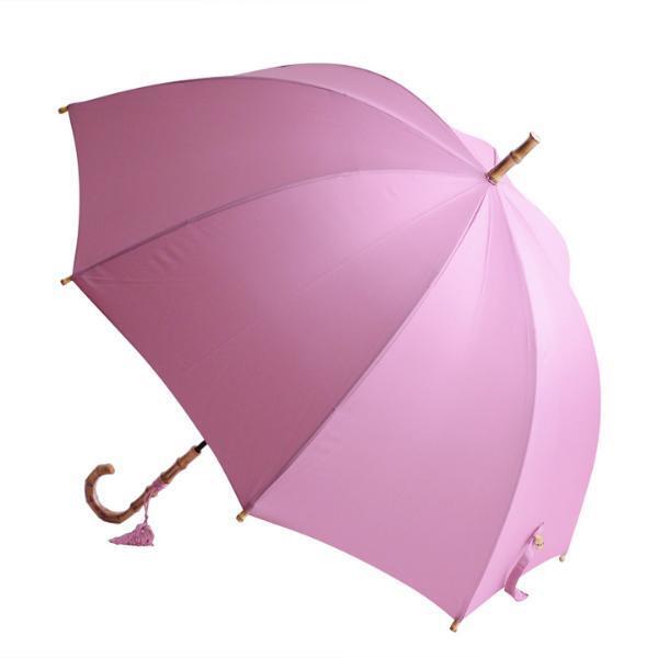 雨の日にも活躍！機能派アイテムを取り入れた雨の日コーデ[PR]