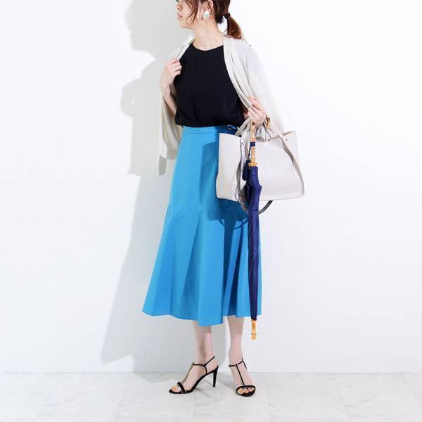 雨の日にも活躍！機能派アイテムを取り入れた雨の日コーデ[PR]