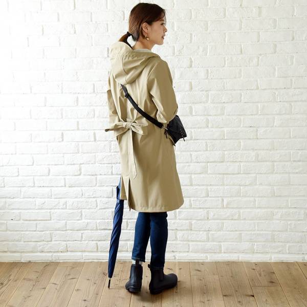 雨の日にも活躍！機能派アイテムを取り入れた雨の日コーデ[PR]