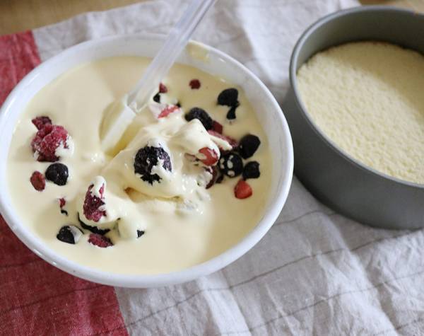 混ぜて詰めて乗せるだけ！「簡単アイスケーキ」