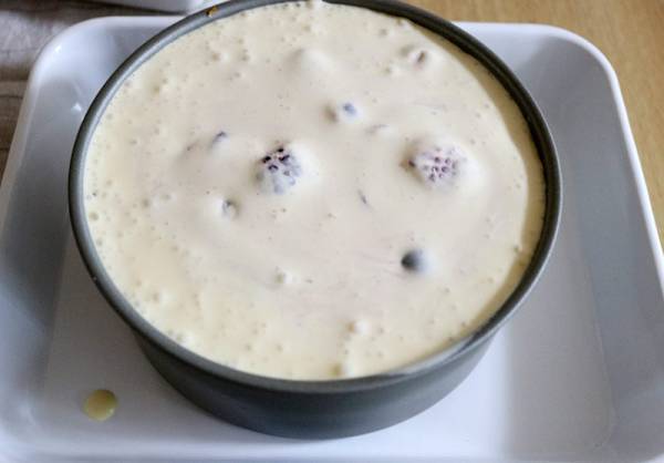 混ぜて詰めて乗せるだけ！「簡単アイスケーキ」