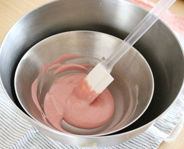 混ぜて詰めて乗せるだけ！「簡単アイスケーキ」