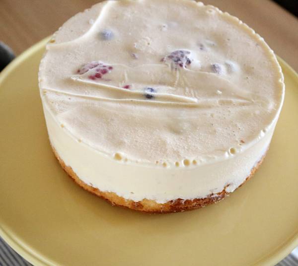 混ぜて詰めて乗せるだけ！「簡単アイスケーキ」