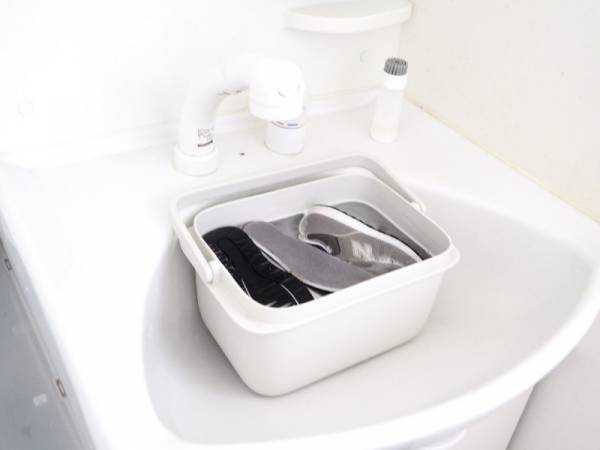 このくらいのサイズを探してた！つけ置きするのにちょうどいい、MARNAの量がはかれる小さめのバケツ[PR]