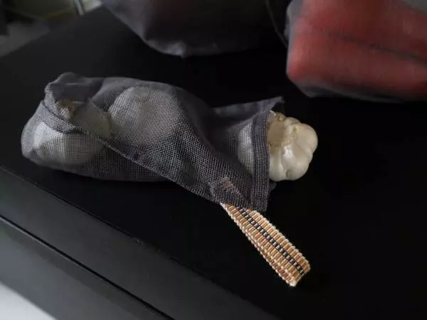 現代のキッチンに馴染む、伝統産業「蚊帳(かや)生地」を生かした「風を通す野菜袋」