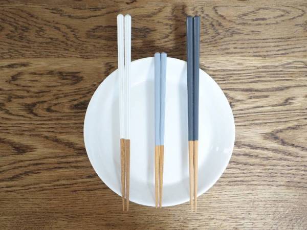 小さな手でも持ちやすい、はじめての箸にぴったりなbon momentのこども箸[PR]