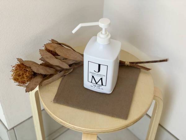 便利なスタッキングスツールをインテリアにプラス。家事の合間に自分時間を。[PR]