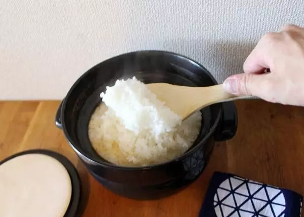 1回目から感動の炊きあがり！穴のない土鍋で味わう特A米おにぎりの味