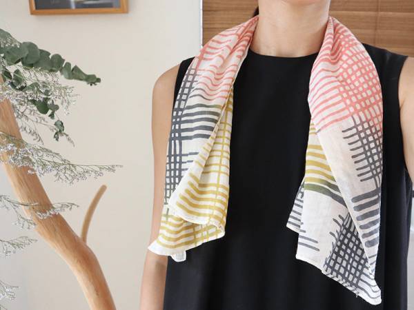 手ぬぐいデビューに！可愛さ＆肌触り＆お手入れ◎と三拍子揃った「にじゆらガーゼ手ぬぐい」[PR]