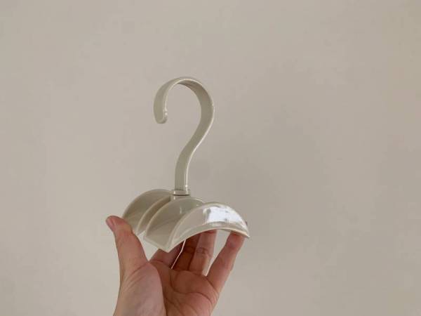 バッグの散らかり防止に！収納のお助けアイテム「バッグハンガー」[PR]