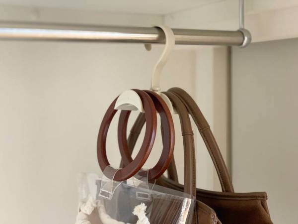 バッグの散らかり防止に！収納のお助けアイテム「バッグハンガー」[PR]