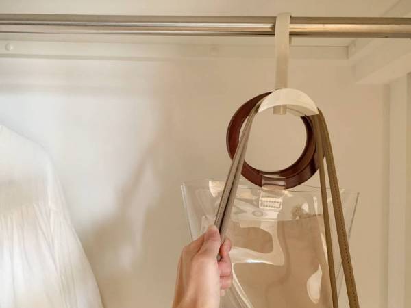 バッグの散らかり防止に！収納のお助けアイテム「バッグハンガー」[PR]