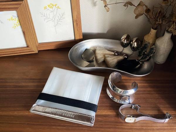 食事中マスクはどこに置く？ 一時保管や持ち歩きに対応した「マスクケース」が登場