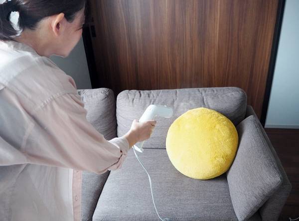 忙しい朝にパパっとシワがとれる「スタイルスチーマー」が便利！　脱臭・除菌にも