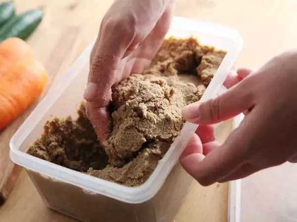 季節のお悩みも解消!?手軽に始める伝統食「ぬか漬け」