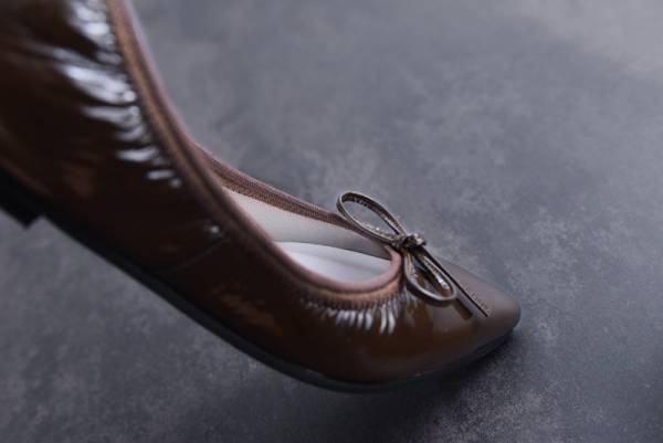 「柔らか〜い！」つい声が出るほどの履き心地を実現した「柔らか本革バレエシューズ」って？[PR]
