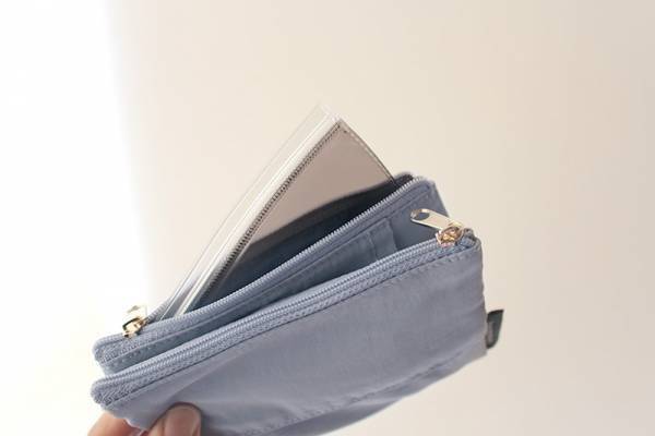 ゴミ入れも予備マスクも。出先での「困った」が解決できる“おまとめポーチ”[PR]