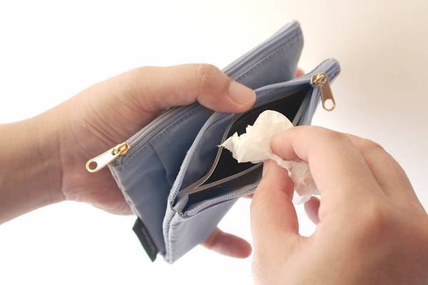 ゴミ入れも予備マスクも。出先での「困った」が解決できる“おまとめポーチ”[PR]