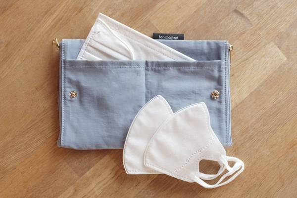 ゴミ入れも予備マスクも。出先での「困った」が解決できる“おまとめポーチ”[PR]