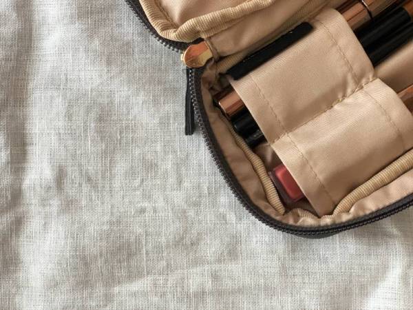 どちらがぴったり？あのbon moment化粧ポーチ2タイプを徹底検証！[PR]