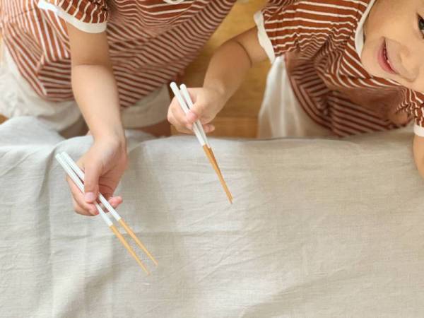 わが家のお箸の決定版、見つけた！家族みんなでおそろいができる「八角箸」。[PR]