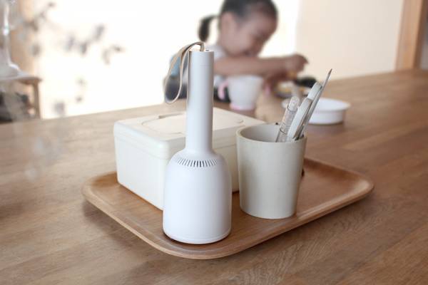 がんばらない掃除を習慣化。親子で取り合う小型クリーナー「バキューミ」[PR]