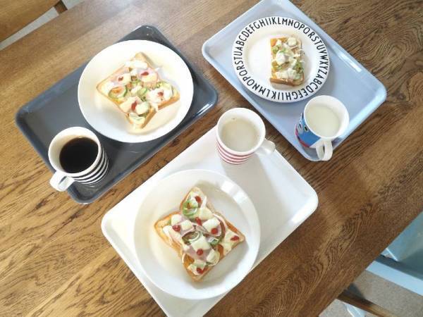 食事の準備が快適になる！大人から子どもまで使える「電子レンジで熱くならないトレイ」[PR]