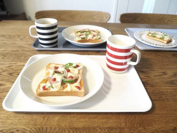 食事の準備が快適になる！大人から子どもまで使える「電子レンジで熱くならないトレイ」[PR]