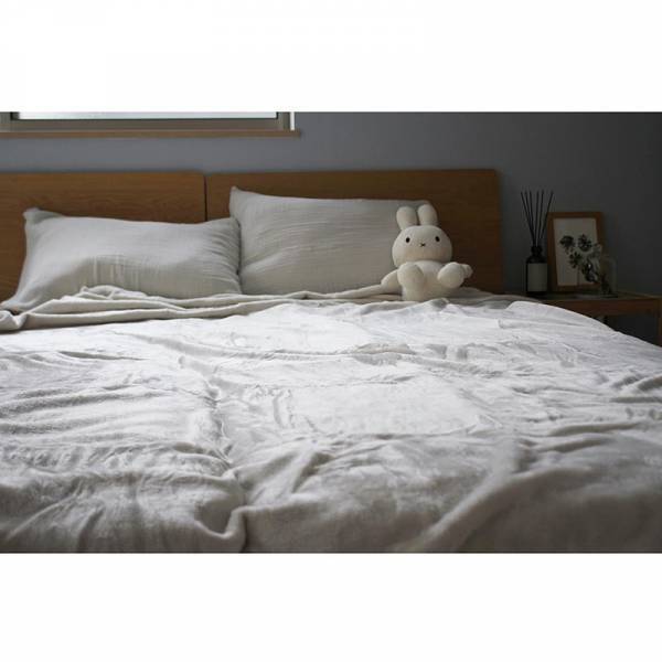 2020年冬、インスタグラマーさんたちの「伝説の毛布」寝室コーデ集[PR]