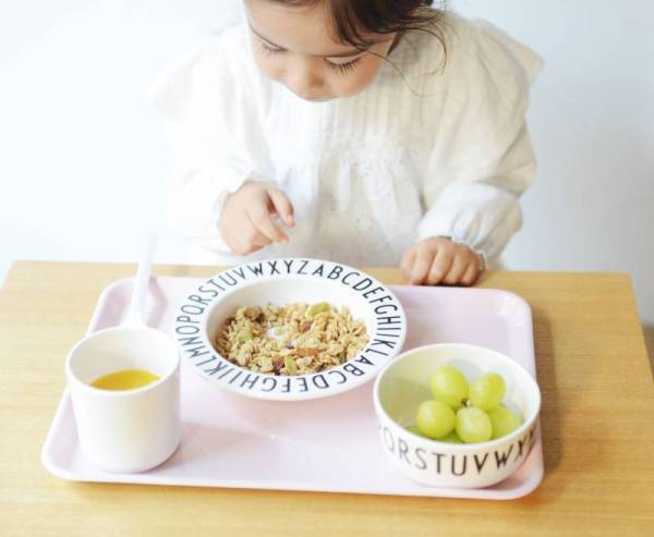 可愛くて実用的！「かわいい〜！」が聞こえる、女の子向け出産祝いアイテム[PR]