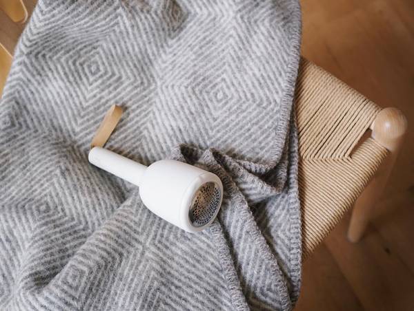 「消しカスどうにかしてー！」のプチストレスは、バキューミ卓上クリーナーで解決！