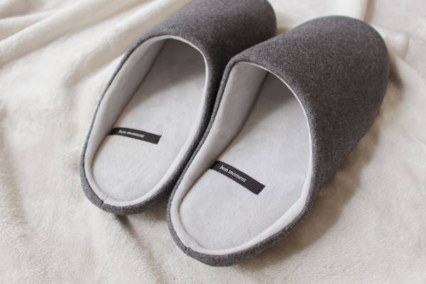 すっきりシルエットが決め手。ありそうでなかった「冬のきれいめ」ルームシューズ[PR]