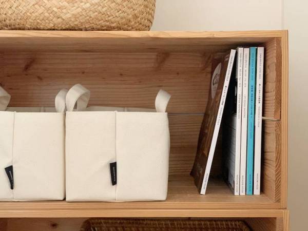 リビングで使いたい場所多発！やみつきになるトート収納。「目隠しできる帆布素材の収納トート」[PR]