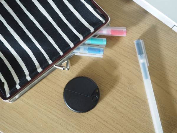 ドアにくっつけられる「ダンボールカッター」　段ボールの解体から子どもの工作まで大活躍！