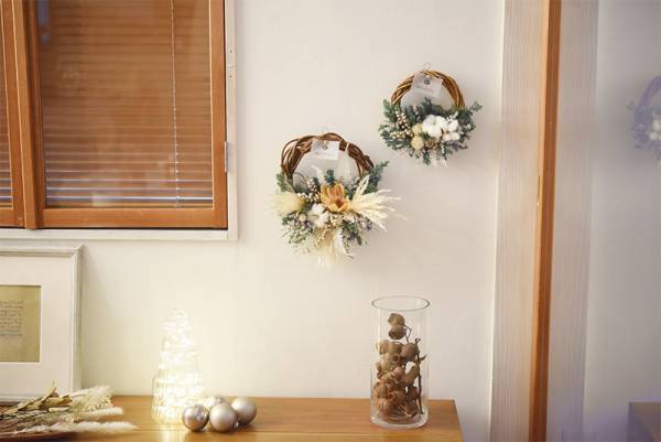 クリスマスシーズン到来！マットゴールドで彩る大人のクリスマス特集[PR]