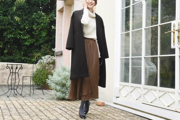 スタッフ愛用率No.1アウター！「ノーカラーチェスターコート」着用スナップ＆着用レポ[PR]