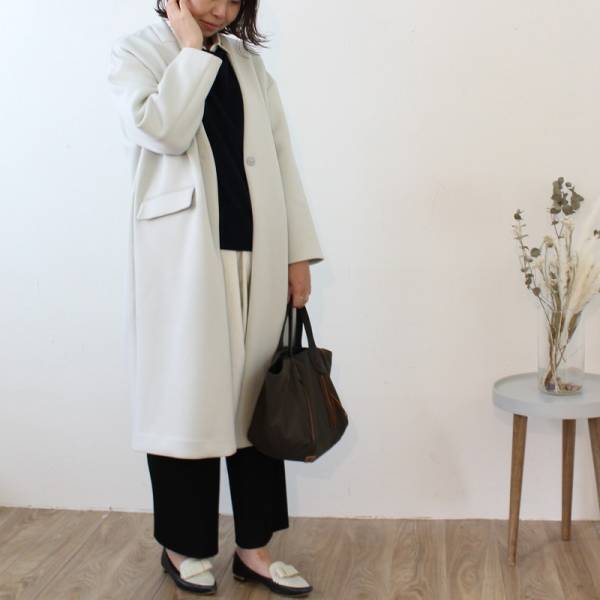スタッフ愛用率No.1アウター！「ノーカラーチェスターコート」着用スナップ＆着用レポ[PR]