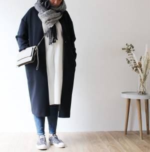 スタッフ愛用率No.1アウター！「ノーカラーチェスターコート」着用スナップ＆着用レポ[PR]