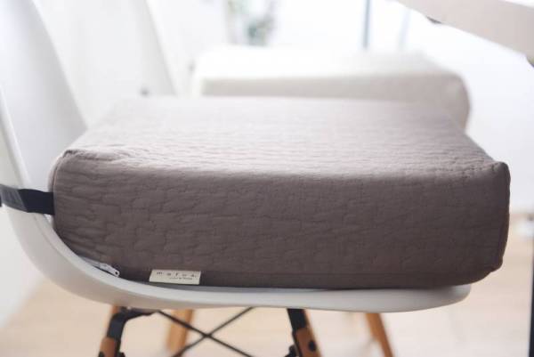 食べこぼし対策 VS インテリアどっちも妥協しない、今人気の“イブル”５選[PR]