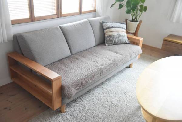 食べこぼし対策 VS インテリアどっちも妥協しない、今人気の“イブル”５選[PR]