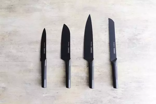 包丁選びはココを見たい!初心者におすすめ「ニグマブラック三徳包丁」