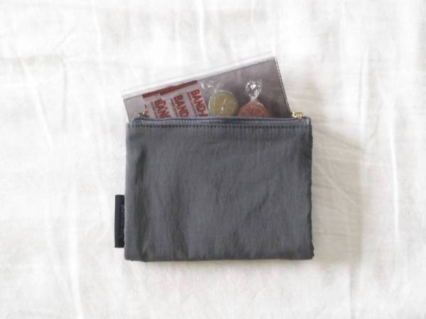 小さいのに十分な収納力！ポーチとして普段使いできるbon momentのティッシュ＆マスクポーチ[PR]