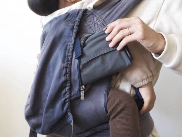 小さいのに十分な収納力！ポーチとして普段使いできるbon momentのティッシュ＆マスクポーチ[PR]