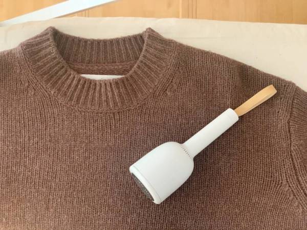 冬のニットのメンテナンスに。やっと見つけた、デザイン納得のかわいい「毛玉取り器」。[PR]
