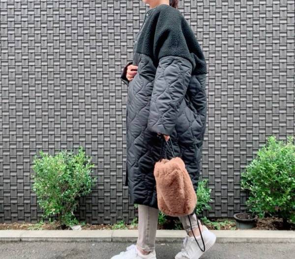 40代、ファー小物をどう合わせる？ 高見えもカジュアルも叶う「エコファーバッグ」コーデ集[PR]