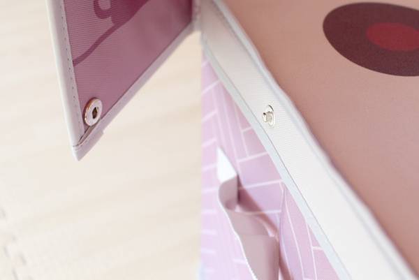 ひとりでお片付けできたね！遊べてインテリアにもなる「ままごと収納ボックス」[PR]