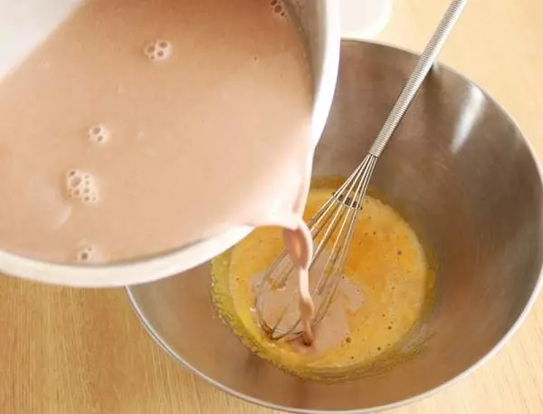 お菓子作り初心者さんにも◎混ぜて冷やすだけ「なめらか濃厚チョコプリン」