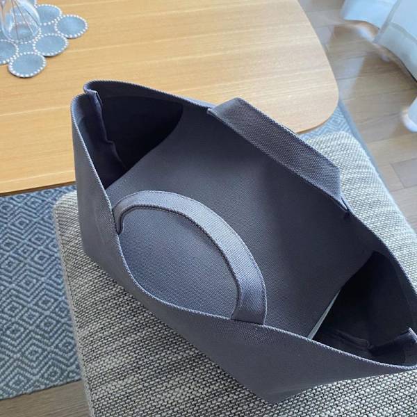 生活感を減らして、整える。今取り入れたい「目隠しできる収納トート」って？[PR]